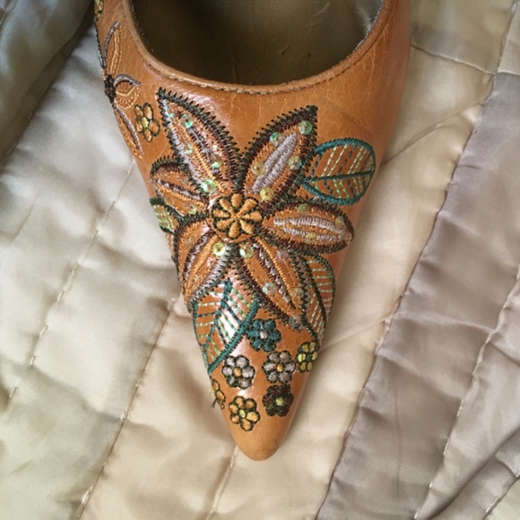 Bakers Leather Embroidered Pumps - Picture 6 of 9